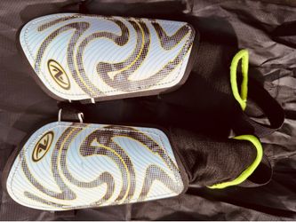 Athletic Ceramica Ankle Soccer Shin Guards Medium 4’7” To 5’3”