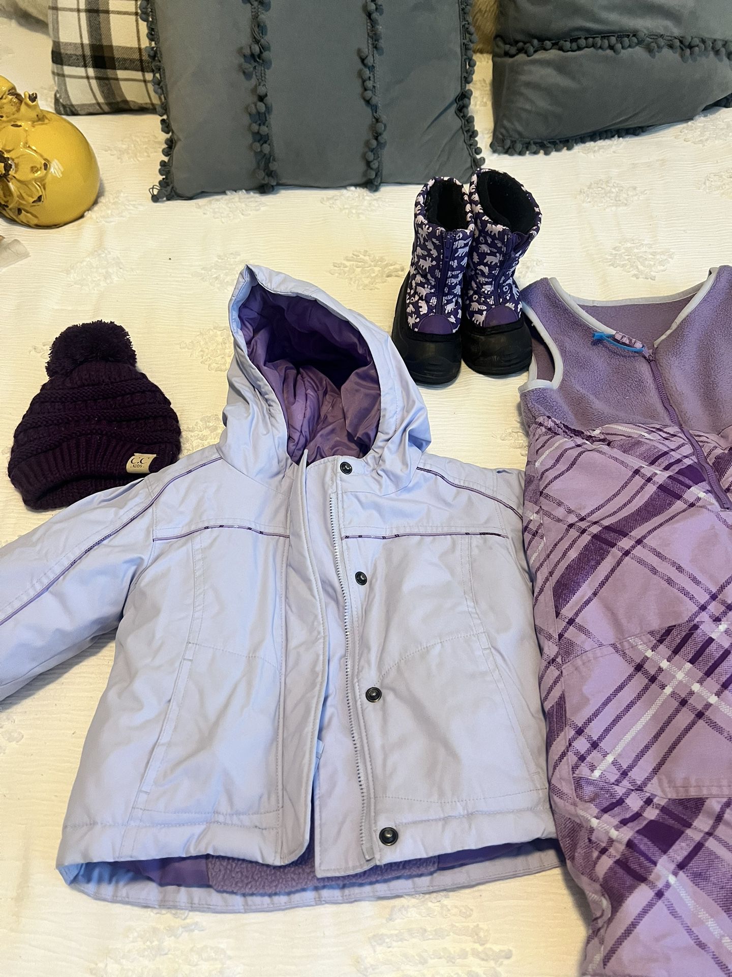 Girls Columbia Size 2T Snow Clothes/boots Size 7