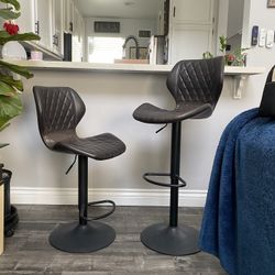 2 Leather adjustable rotating bar stools