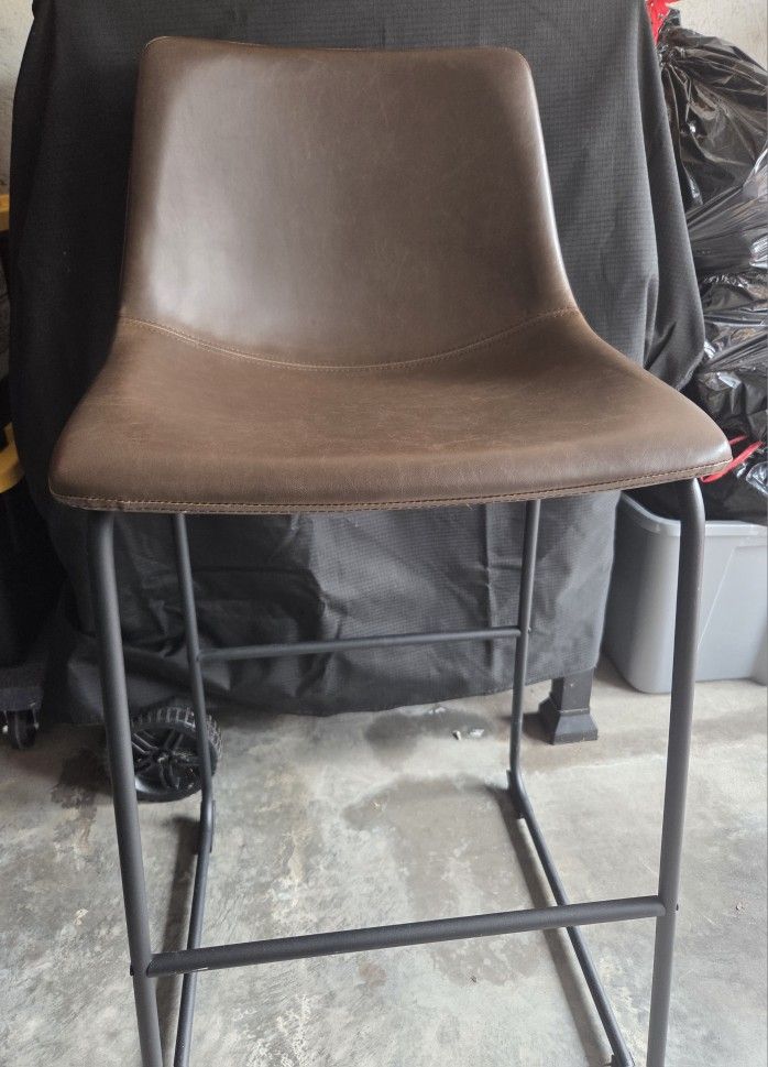 Centiar Pub Height Bucket Seat Bar Stool (Set of 2)