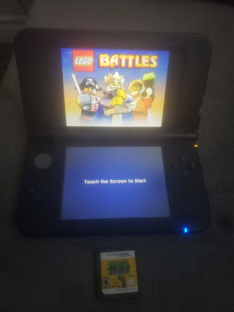 Nintendo 3DS XL Used With Charger