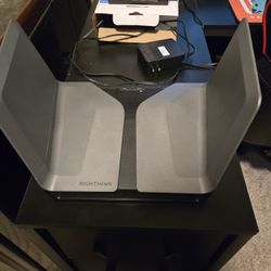 Nighthawk AX8 Router