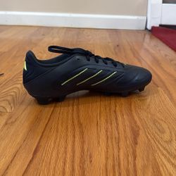 Cleats Size 11 Unisex, High Quality And Unused.