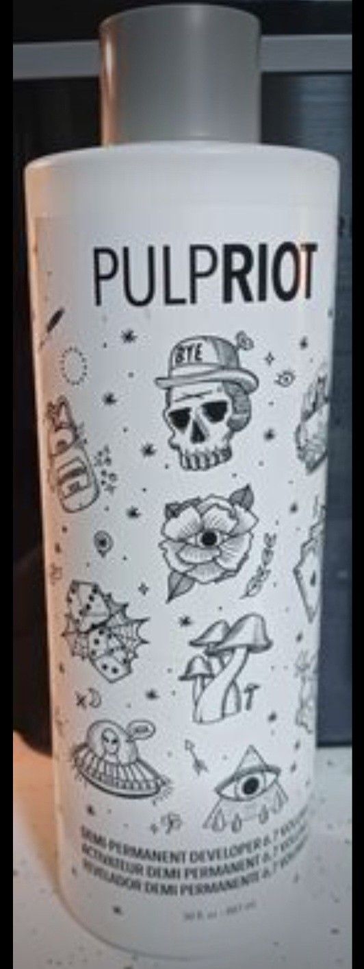 NEW IN BOTTLE PULP RIOT LIQUID DEMI PERMANENT DEVELOPER, SELLS ON AMAZON & WALMART FOR $25-$35!