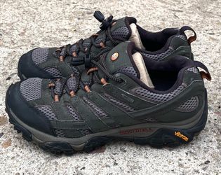 MERRELL HIKING SHOES