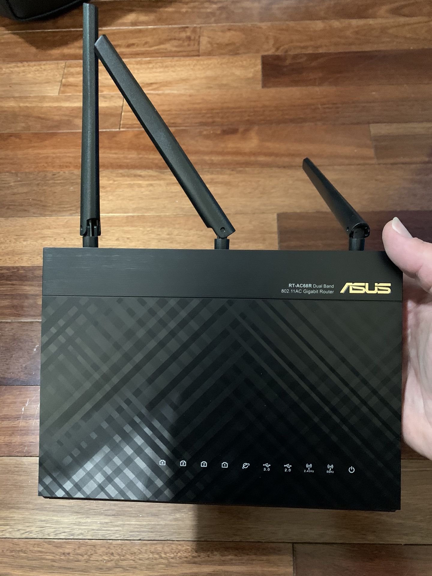 Asus RT-AC68R Wifi Router 