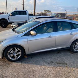 Ford focus hatchback 2010