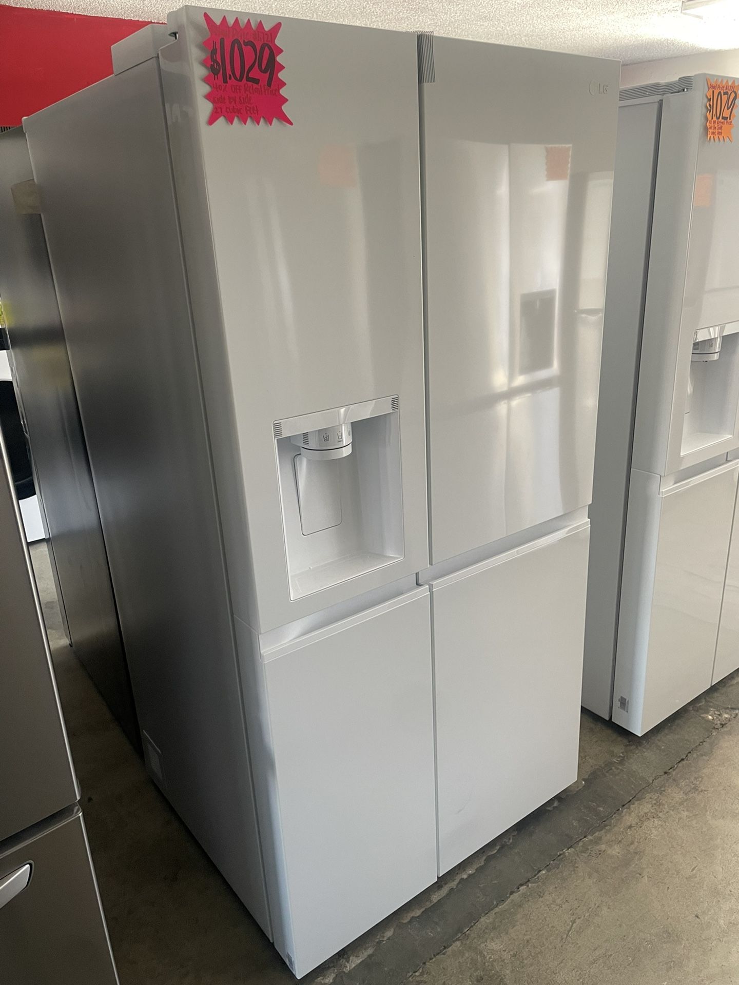 New LG Side By Side Refrigerator 27 Cubic Feet