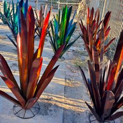 Metal Yard Art, Wind Spinners & POTTERY 🌴 🌺 