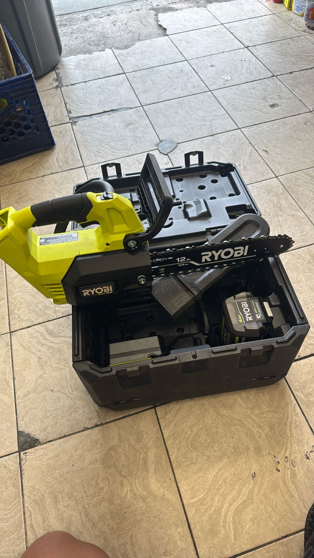 Flexvolt Ryobi 40v Chainsaw 12 Inch Kit Comes with Battery And Charger