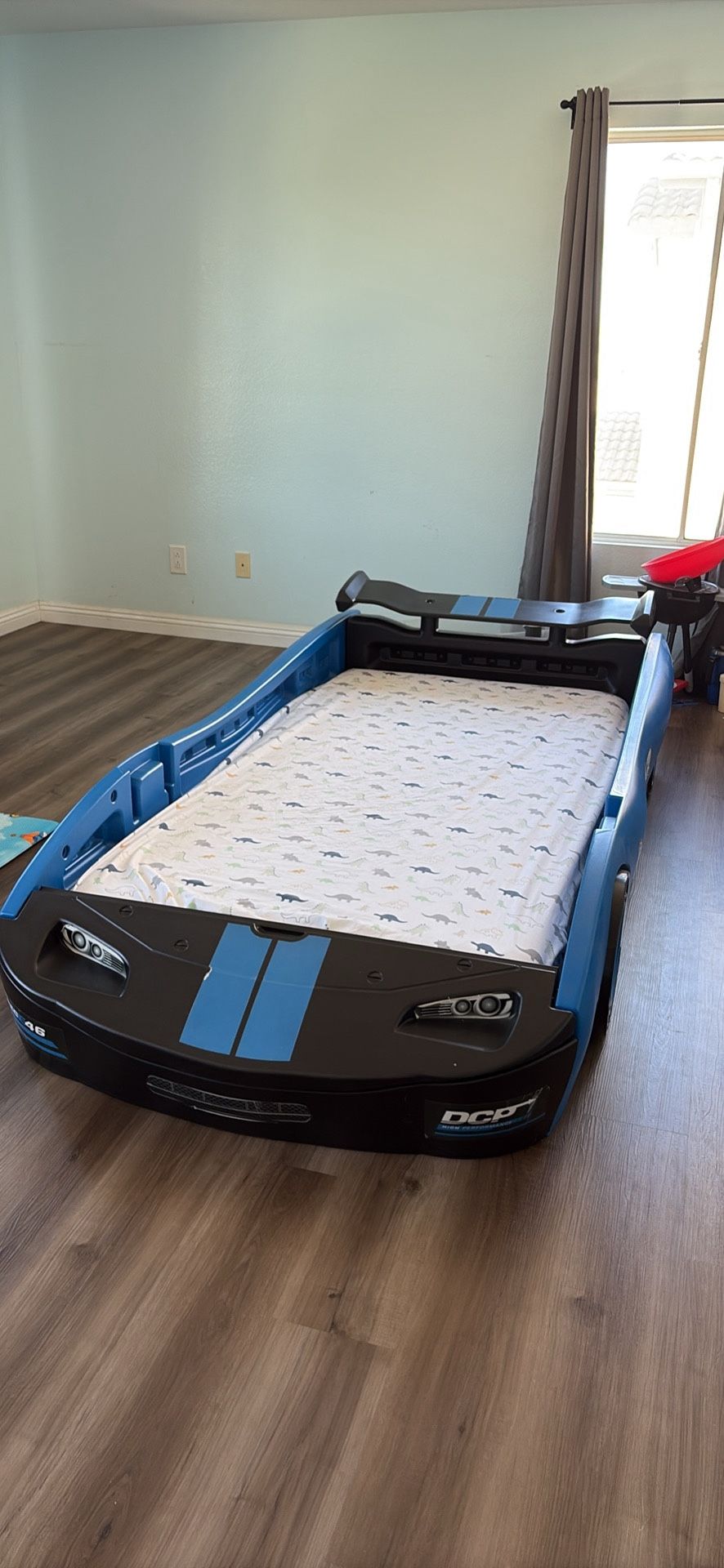 Twin Size Race Car Bed with Mattress