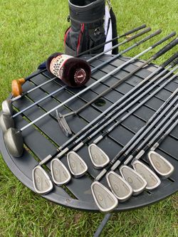 Right handed golf clubs with bag • irons need grips • Callaway • Cobra