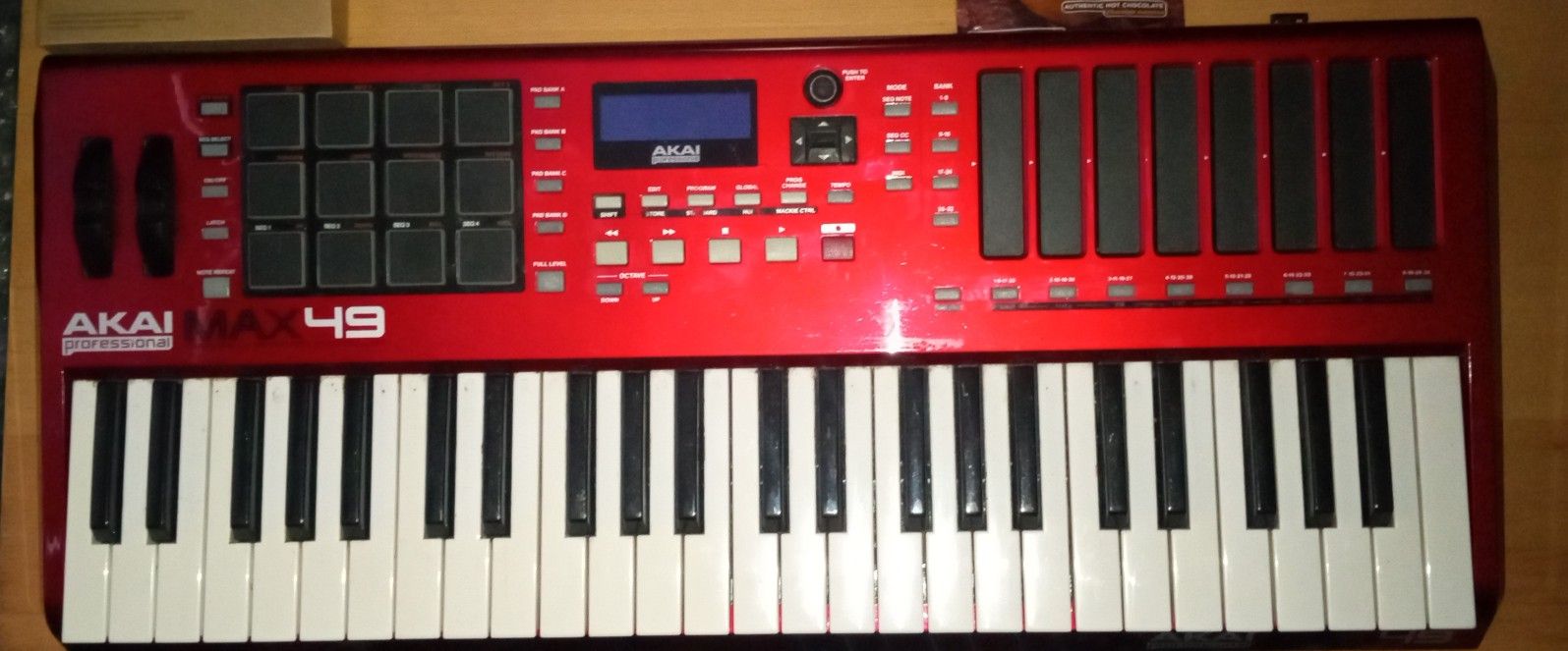 AKAI MAX 49 PRO TOUCHSCREEN EQ KNOBS SYNTH PAD GREAT CONDITION