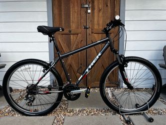 46cm Brand NEW Trek 820 Mountain Bike