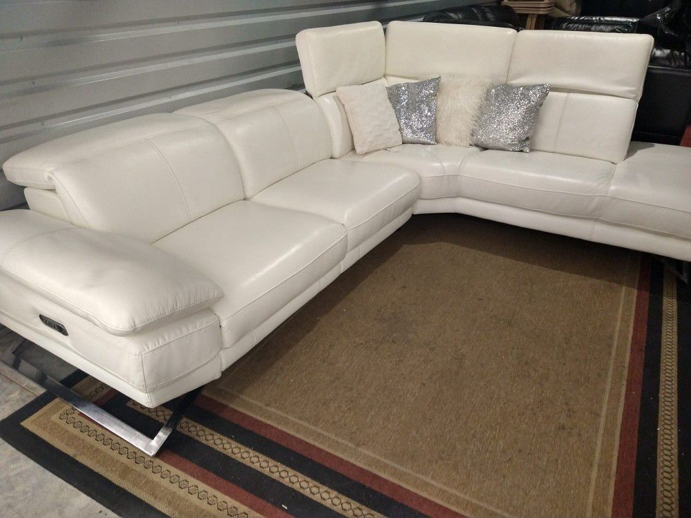 SECTIONAL 100% LEATHER RECLINER ELECTRIC WHITE  COLOR...DELIVERY SERVICE AVAILABLE