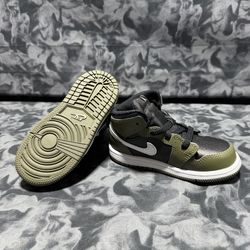 *NEW* TODDLER BABY NIKE AIR JORDAN 1 MID (TD) BLACK/WHITE-OLIVE (DQ8425 092) 8C  The product is a unisex baby and toddler Nike Air Jordan 1 Mid sneake