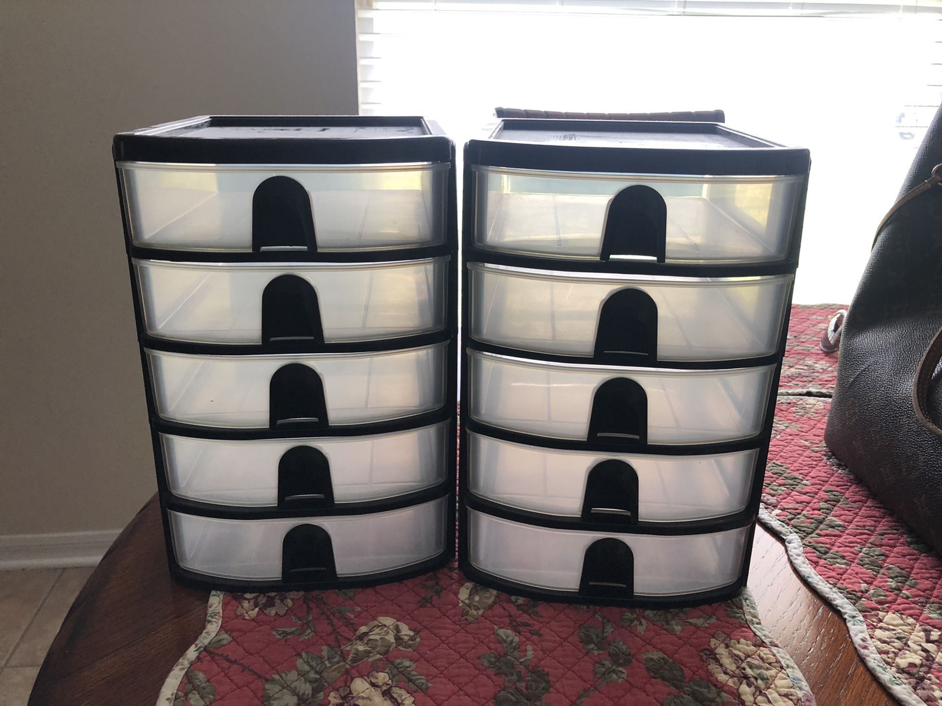 Desktop storage containers