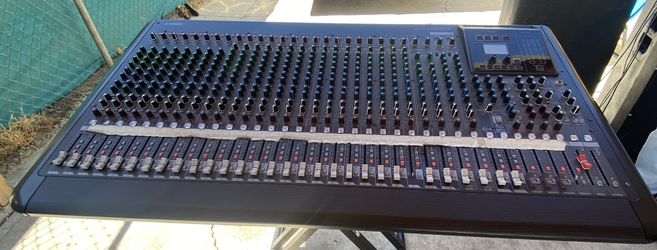 Mixing Console MGP32x