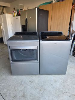 Whirlpool High Efficiency Washer and Dryer Set (Electric)