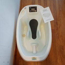 Aqua Scale Baby Bath with Digital Scale EUC