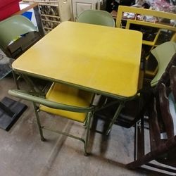Vintage  70's Fold Up table  And Chairs 