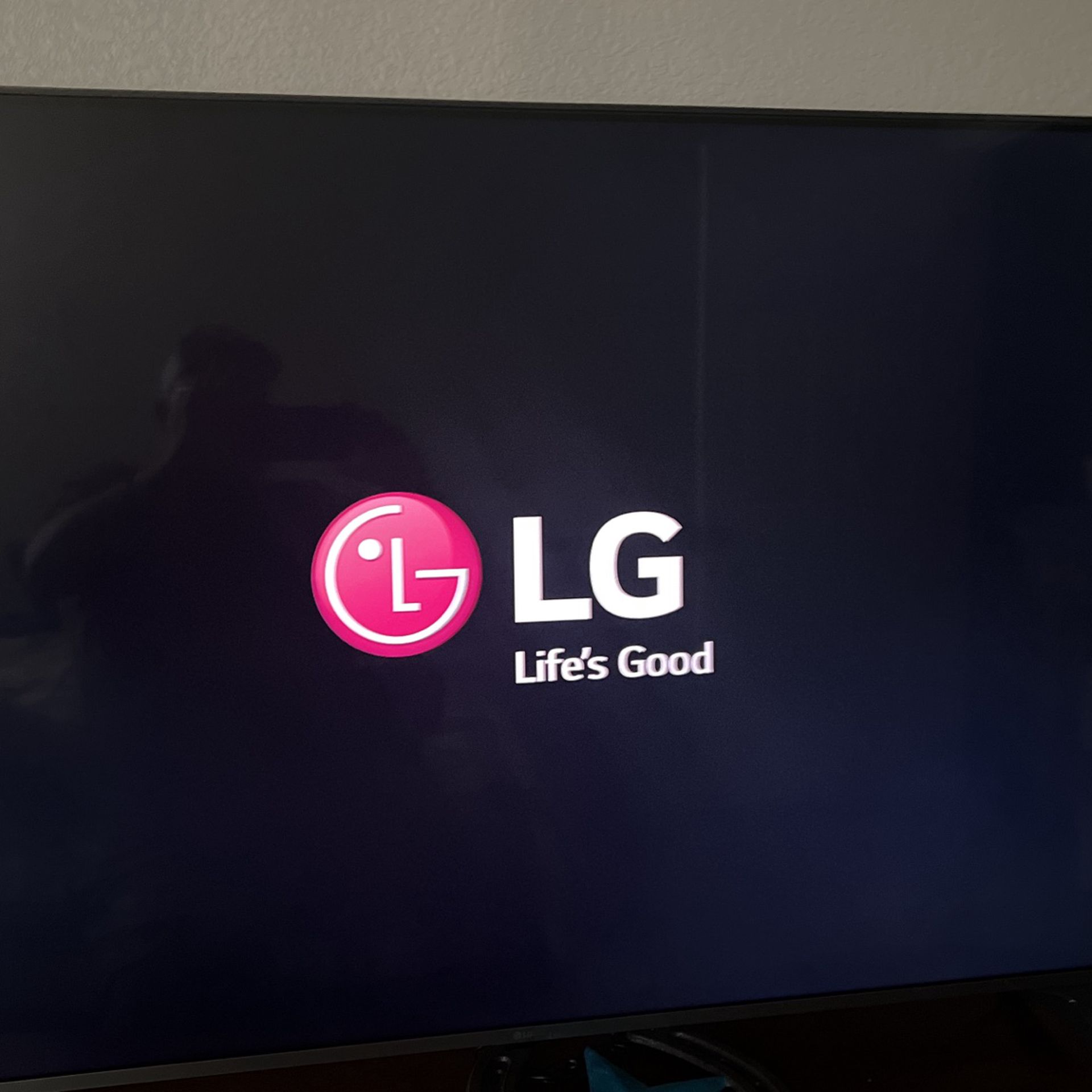 55 inch LG flatscreen TV