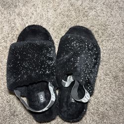 Women’s Ugg fluff Yeah size 9