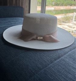 White hat - Like new