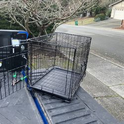 Small Dog Puppy Rabbit Kennel Crate Collapsible like New 24” L by 17”W 19”