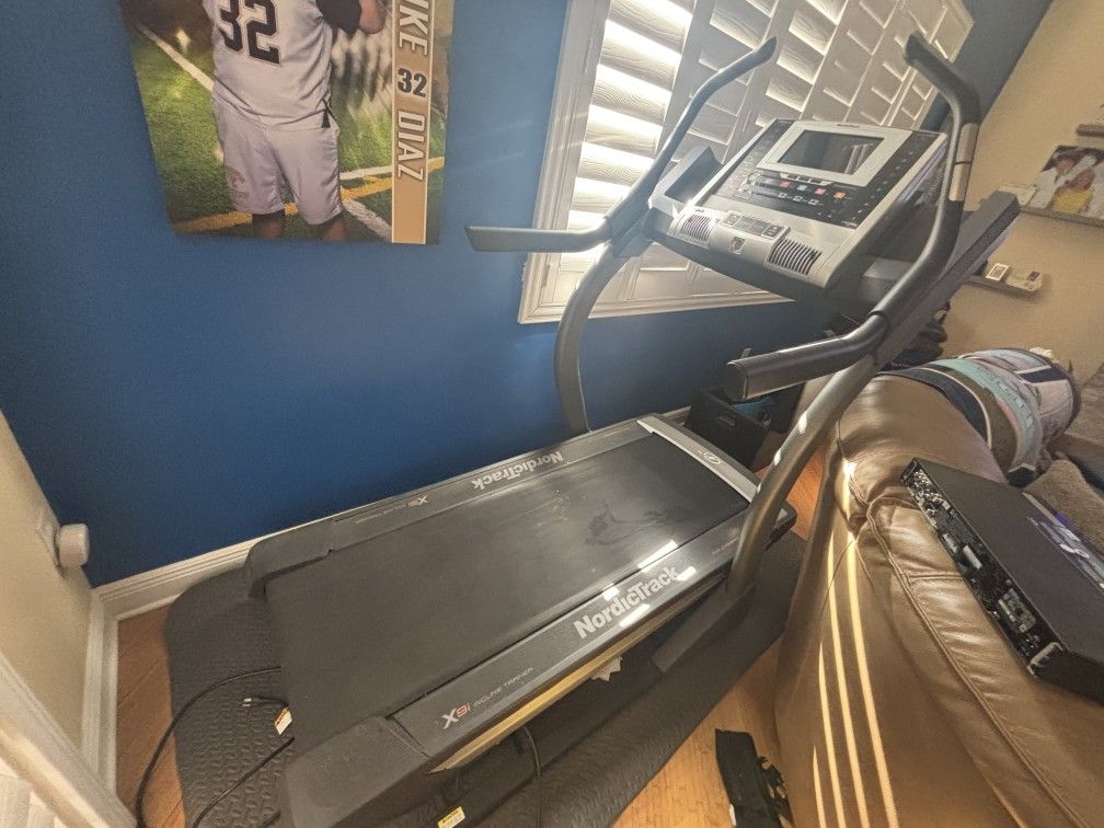 Nordic X9i Tradmill