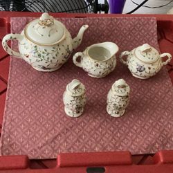 Lenox Fine ivory China Set 2004