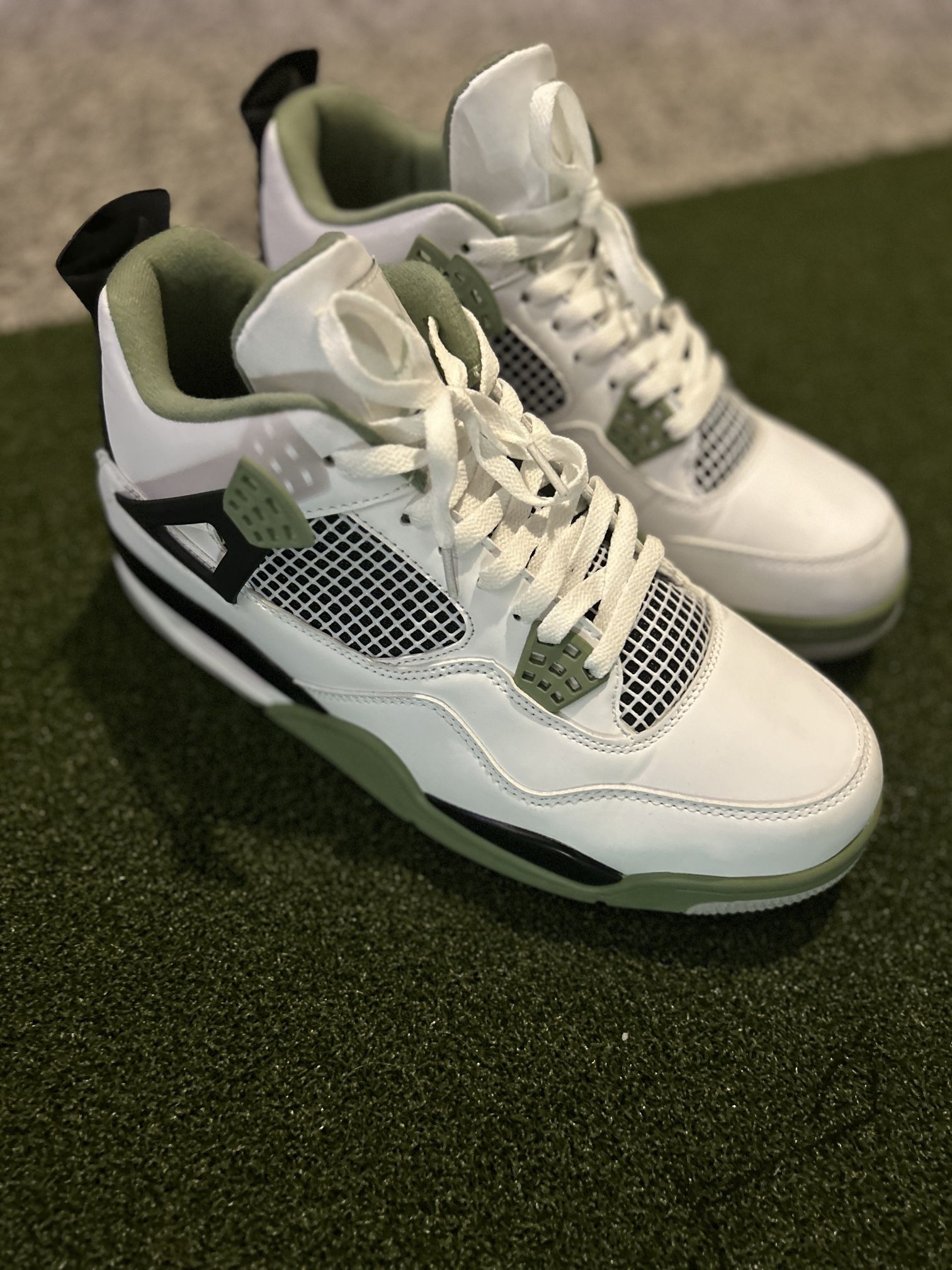 Jordan 4 Retro “seafoam” 