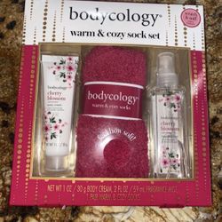 Bodycology Cherry Blossom Warm & Cozy Sock Set