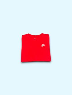 The Nike tee embroidered club logo t-shirt gym red men’s large