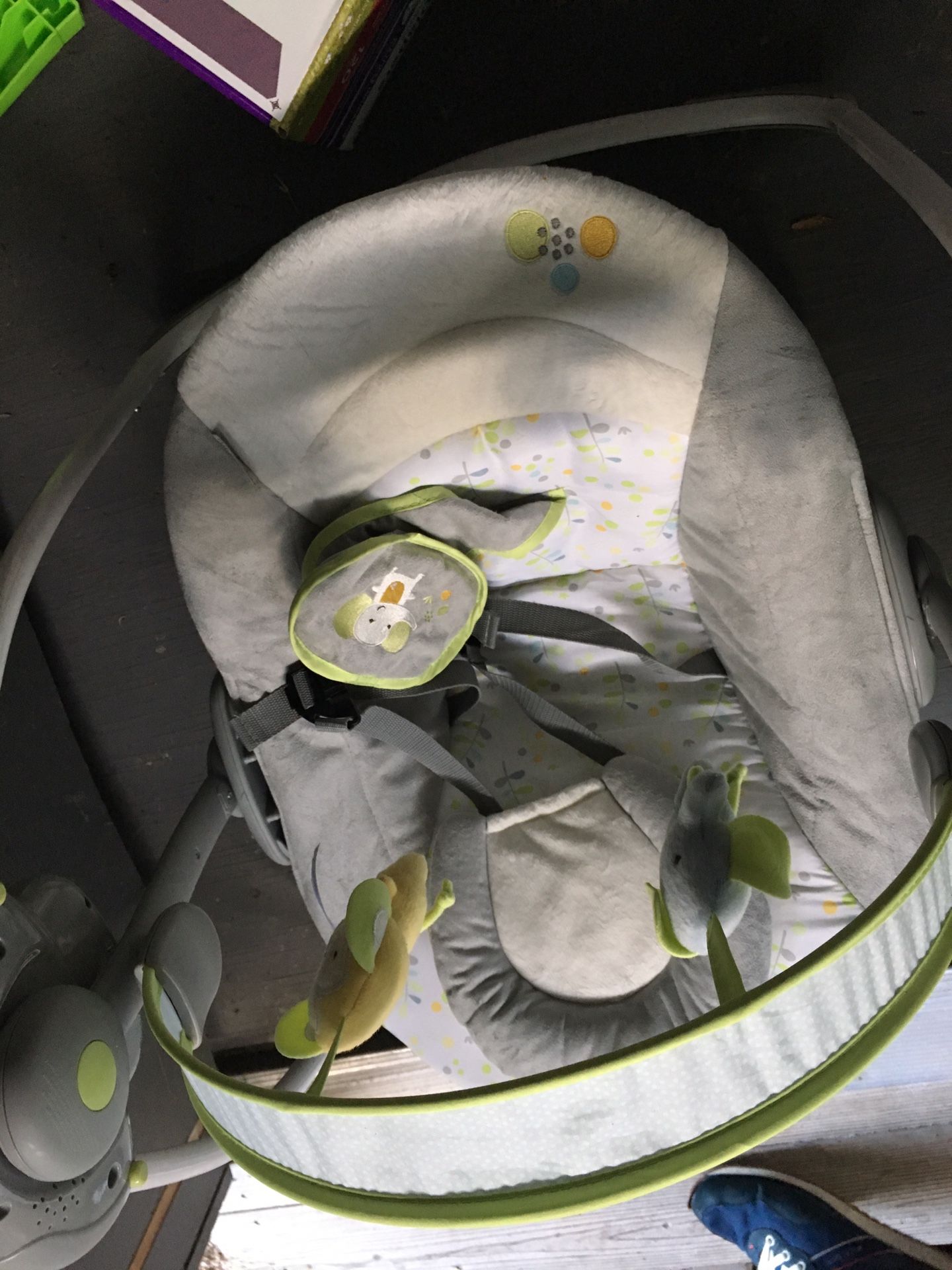 Baby swing