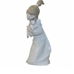 Lladro Sleepy Kitten #5712 Mint Condition 6.75” Tall