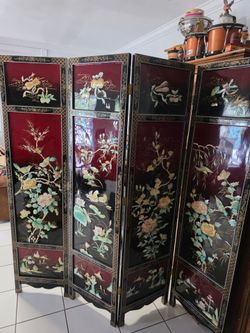 Beautiful Oriental Divider