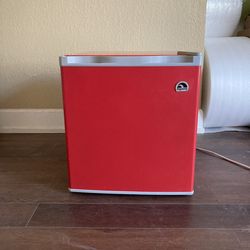 Igloo Mini Fridge