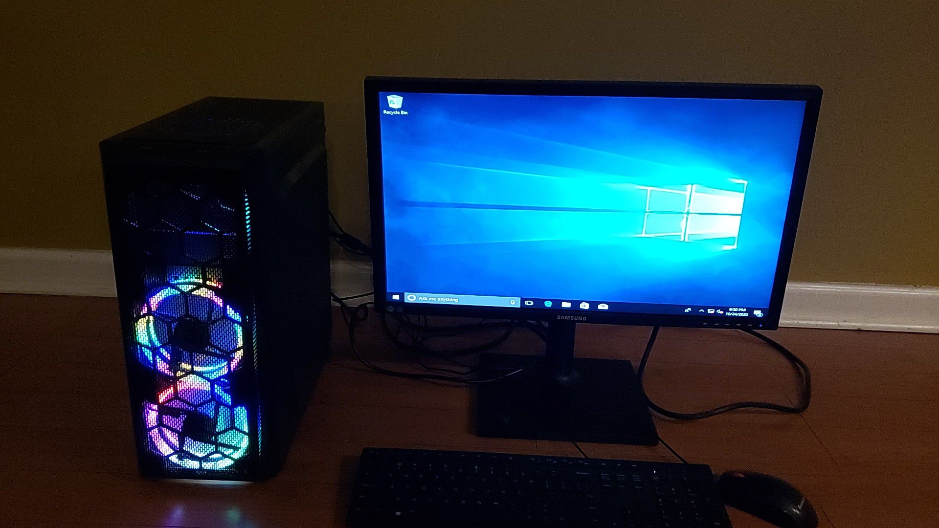 Computer INTEL i5-2400 with 24inch monitor