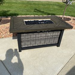 New 52” Members Mark Propane Fire Pit Table