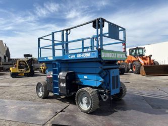 Genie Scissors Lift Truck