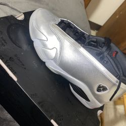 Jordan 14 Retro  Women’s 8&half 