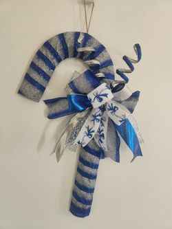 Christmas Candy Cane Wreath