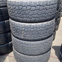 LT 35*12.50R20 Marca Marca NITTO A/T Están En Muy Buenas Condiciones De Vida