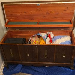 Lane Cedar Hope Chest