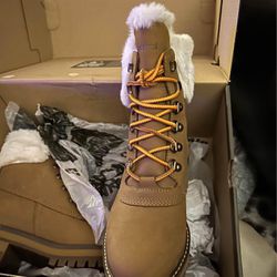 Women’s Timberland Boots 🥾 Size 6.5 