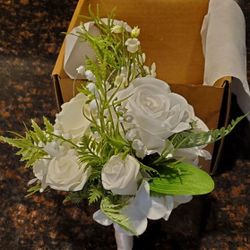 (New in Box) 
Ling's Moment Artificial Flowers White Bridesmaid Bouquet, White & Sage Wedding Flowers Bouquets for Bridesmaids, 7 Inch Bridal Bouquets