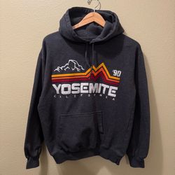 Men’s Small Prairie Mountain Yosemite National Park ‘90 Gray Stitched Hoodie