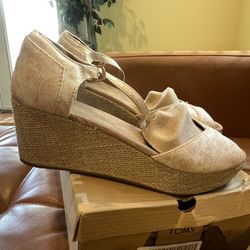 Tom’s Wedge Heels Rose Gold Floral