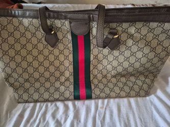 Bolso tote Gucci GG Monogram en color marrón con franja verde y